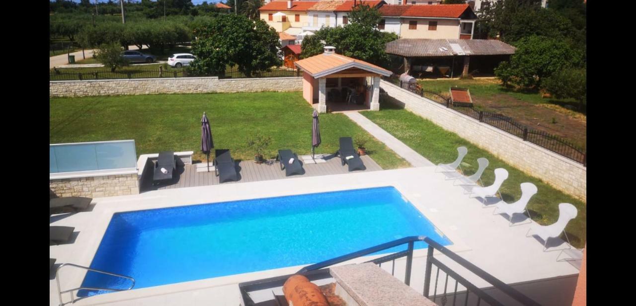 Apartments Alma Crveni Vrh Buitenkant foto